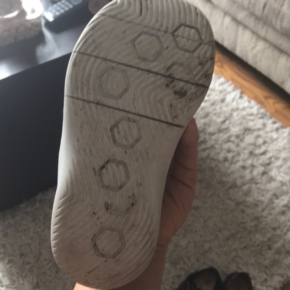 Sneakers - Picture 4 of 4